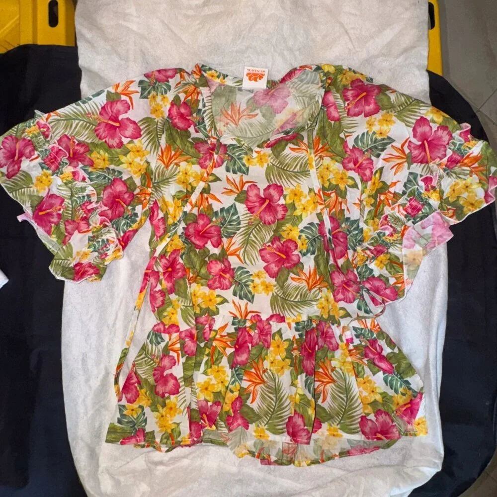 Sundek Girl Pink Floral Bikini Set and Coverup NWOT size 6